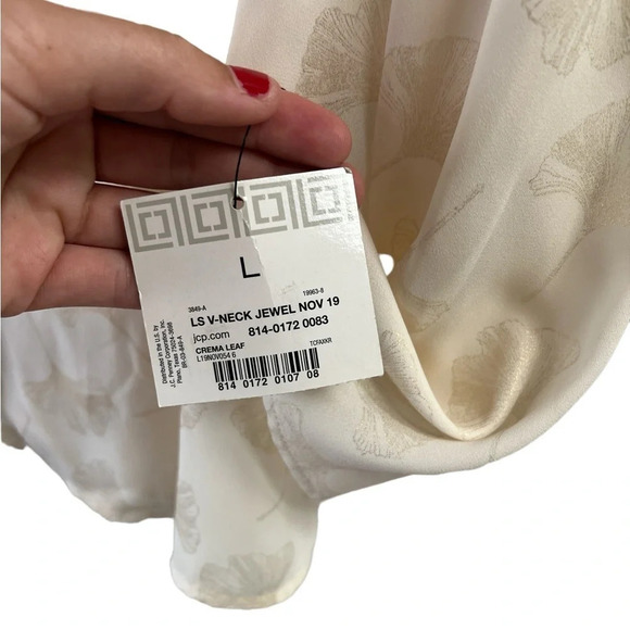 Liz Claiborne floral ivory long sleeve sequined blouse - Picture 5 of 5